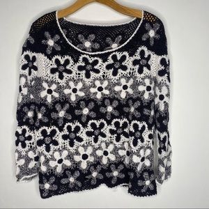 Vintage Black and White Flower Crochet Long Sleeve Cover Up Top